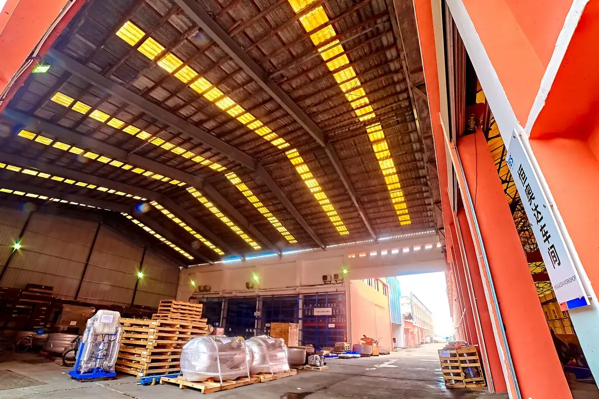 Atelier de production d'échangeurs de chaleur à plaques (Découpe plasma)